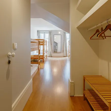 Urban Refuge 4bd By Vacationy