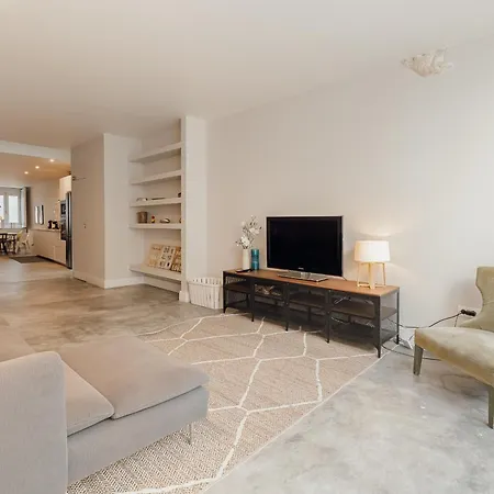 Urban Refuge 4bd By Vacationy Appartement